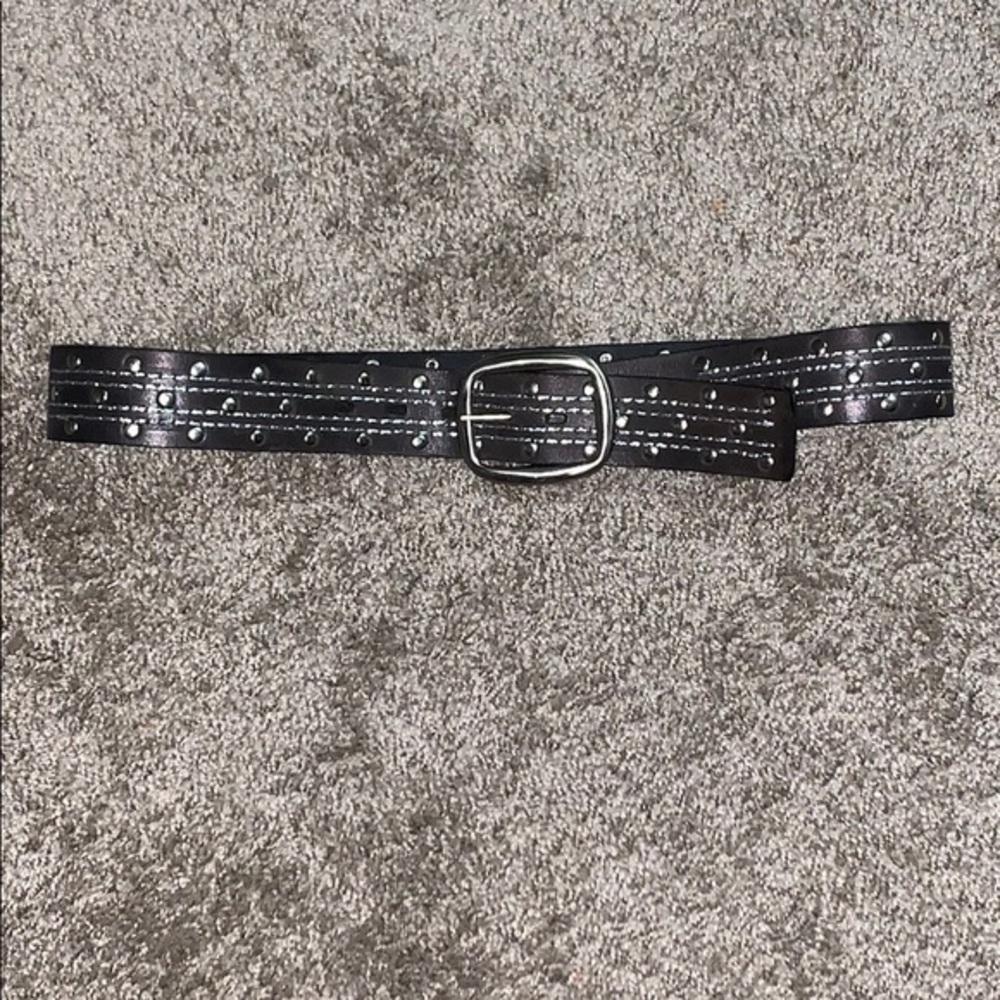 Arizona Belt Size Medium Pre Owned 35 inches end of buckle to third hole 5 holes